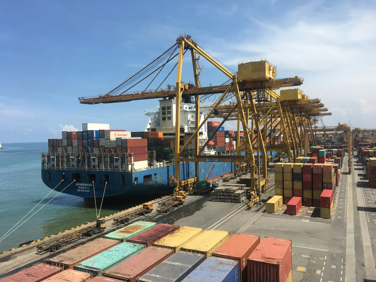 Incoterms 2020 expliqués : EXW, FOB, CIF, DAP, DDP